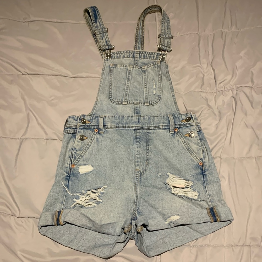 H&M DENIM OVERALL SHORTS